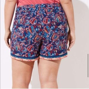 Loft Plus Size Short Paisley Print w/belt